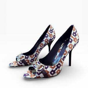 Gucci Crystal Embellished Horsebit Satin Open Toe Pumps Karung Print Size 9